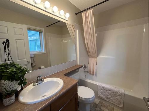 4527 71 Street Close, Camrose, AB - Indoor Photo Showing Bathroom