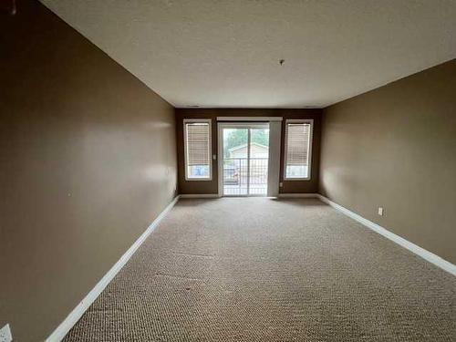 205-5204 52 Avenue, Tofield, AB - Indoor Photo Showing Other Room