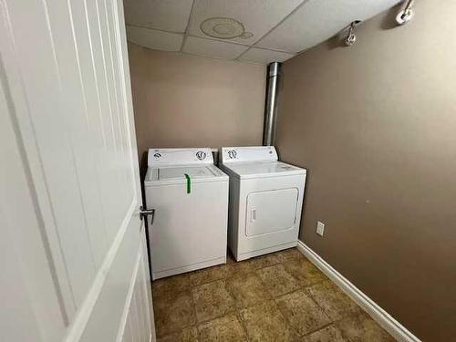 205-5204 52 Avenue, Tofield, AB - Indoor Photo Showing Laundry Room