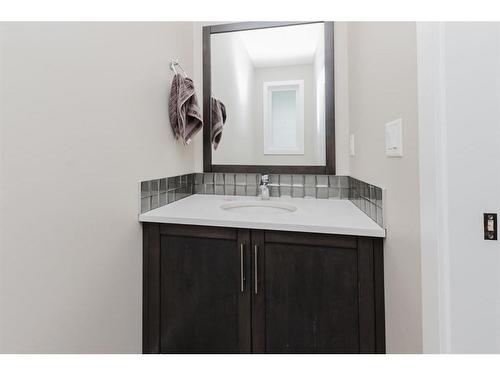 137 Hampton Crescent, Sylvan Lake, AB - Indoor Photo Showing Bathroom