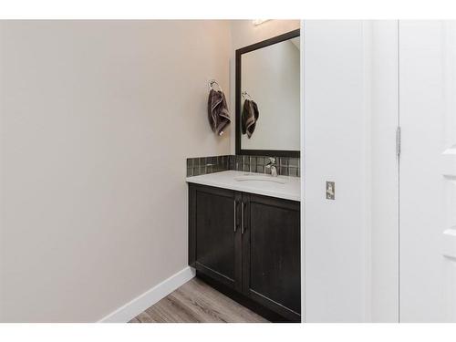 137 Hampton Crescent, Sylvan Lake, AB - Indoor Photo Showing Bathroom