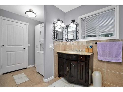 209 Westwood Way, Rural Clearwater County, AB - Indoor Photo Showing Bathroom