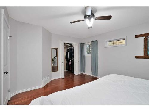 209 Westwood Way, Rural Clearwater County, AB - Indoor Photo Showing Bedroom