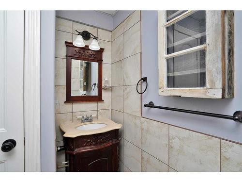 209 Westwood Way, Rural Clearwater County, AB - Indoor Photo Showing Bathroom