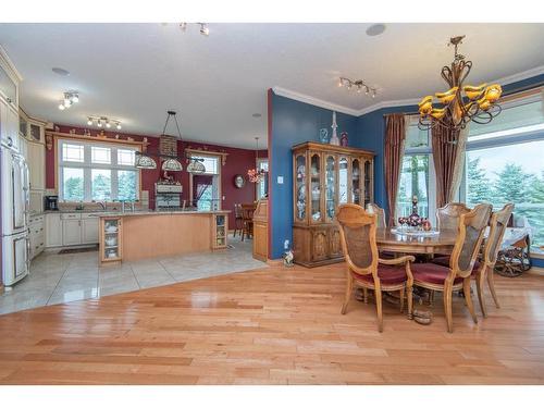 36075 Range Road 281, Rural Red Deer County, AB - Indoor Photo Showing Dining Room