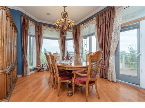 36075 Range Road 281, Rural Red Deer County, AB - Indoor Photo Showing Dining Room