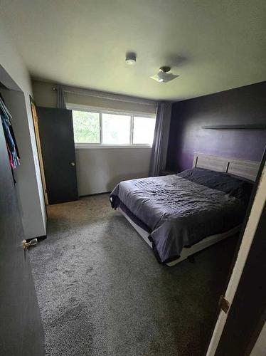 4618 Imperial Avenue, Coronation, AB - Indoor Photo Showing Bedroom