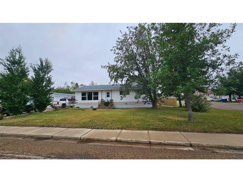 4618 Imperial Avenue, Coronation, AB - Outdoor