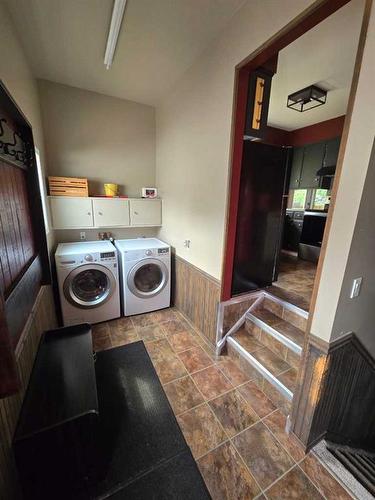 4618 Imperial Avenue, Coronation, AB - Indoor Photo Showing Laundry Room