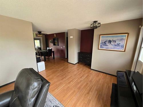 4618 Imperial Avenue, Coronation, AB - Indoor Photo Showing Other Room