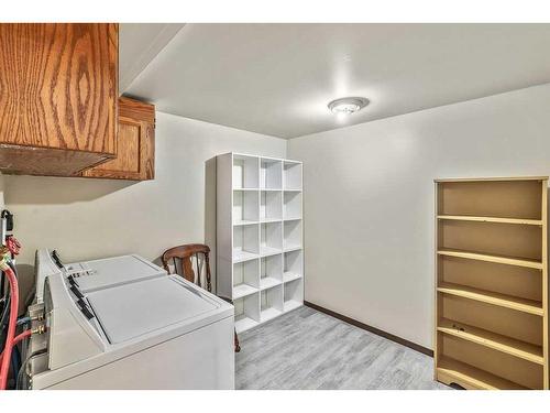 6743 59 Avenue, Red Deer, AB - Indoor Photo Showing Laundry Room