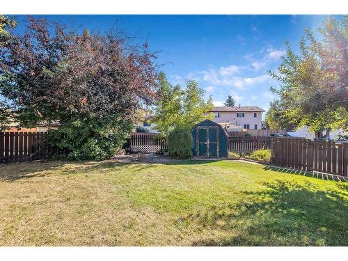 32 Mcblane Close, Red Deer, AB - Outdoor