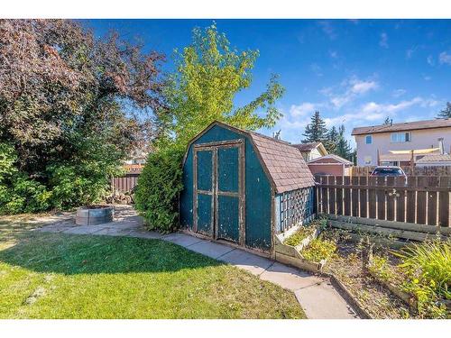 32 Mcblane Close, Red Deer, AB - Outdoor