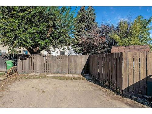 32 Mcblane Close, Red Deer, AB - Outdoor