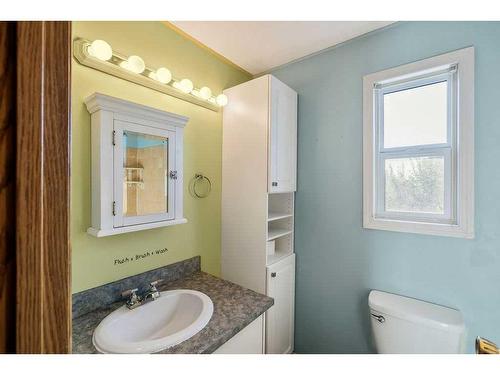 32 Mcblane Close, Red Deer, AB - Indoor Photo Showing Bathroom