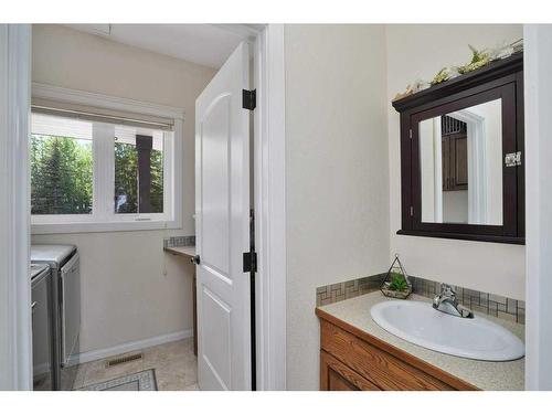 41313 Rr#31, Rural Lacombe County, AB - Indoor Photo Showing Bathroom