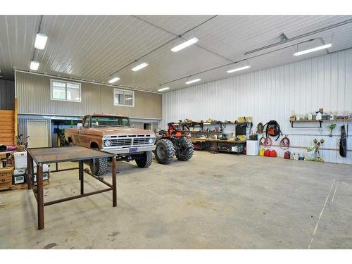 41313 Rr#31, Rural Lacombe County, AB - Indoor Photo Showing Garage