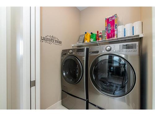 19 Morris Court, Blackfalds, AB - Indoor Photo Showing Laundry Room