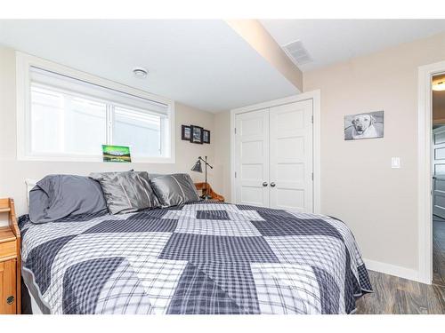 19 Morris Court, Blackfalds, AB - Indoor Photo Showing Bedroom