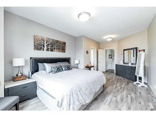 19 Morris Court, Blackfalds, AB - Indoor Photo Showing Bedroom