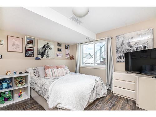 19 Morris Court, Blackfalds, AB - Indoor Photo Showing Bedroom