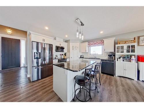 13 Valarosa Cove, Didsbury, AB - Indoor Photo Showing Kitchen With Stainless Steel Kitchen