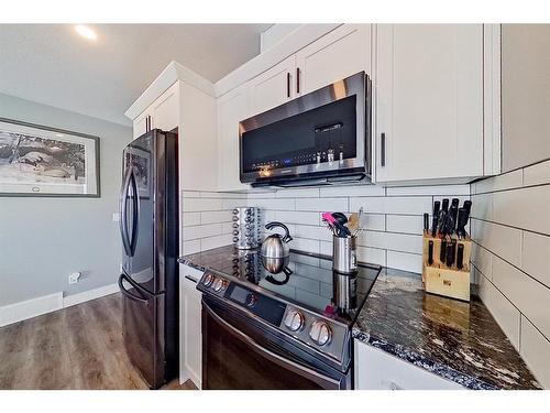 13 Valarosa Cove, Didsbury, AB - Indoor Photo Showing Kitchen