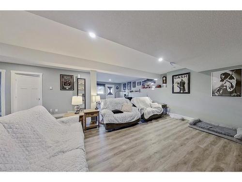 13 Valarosa Cove, Didsbury, AB - Indoor Photo Showing Bedroom