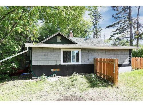 5112 48 Avenue, Sylvan Lake, AB - Outdoor