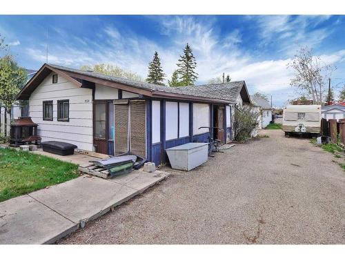 5124 50 Avenue, Sylvan Lake, AB - Outdoor