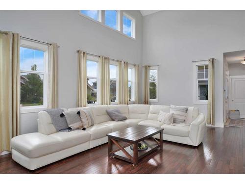 444 Summer Crescent, Rural Ponoka County, AB - Indoor Photo Showing Living Room