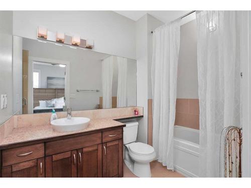 444 Summer Crescent, Rural Ponoka County, AB - Indoor Photo Showing Bathroom