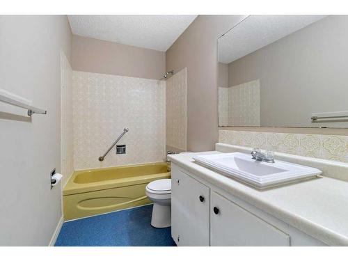 115 Overdown Drive, Red Deer, AB - Indoor Photo Showing Bathroom