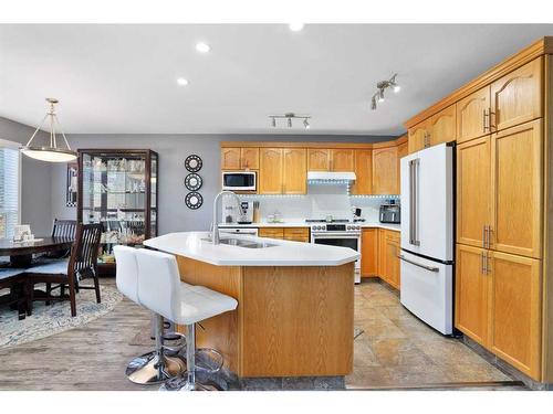 33 Duval Crescent, Red Deer, AB - Indoor Photo Showing Kitchen