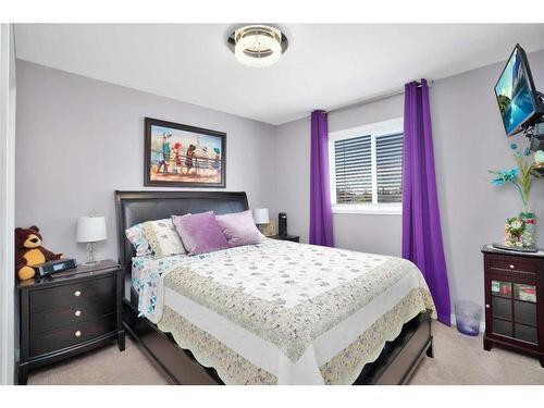 33 Duval Crescent, Red Deer, AB - Indoor Photo Showing Bedroom