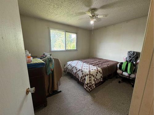 95 Norris Close, Red Deer, AB - Indoor Photo Showing Bedroom