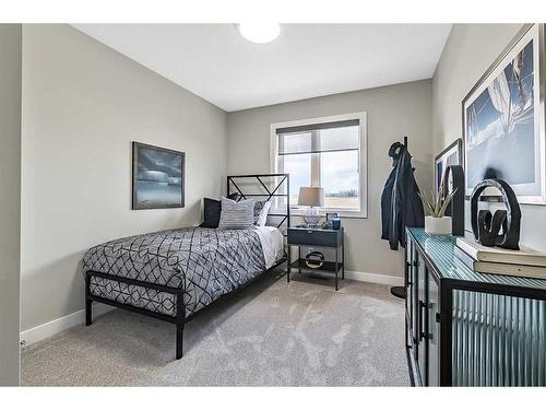 298 Creekstone Hill Sw, Calgary, AB - Indoor Photo Showing Bedroom