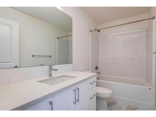 2095 Fowler Road Sw, Airdrie, AB - Indoor Photo Showing Bathroom