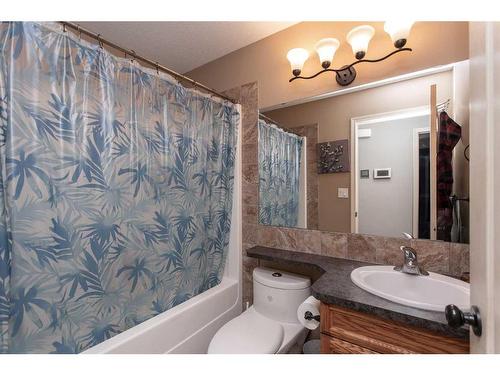 67 Long Close, Red Deer, AB - Indoor Photo Showing Bathroom