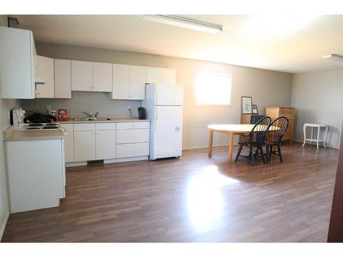 A 48319 Hwy 795, Rural Leduc County, AB - Indoor Photo Showing Kitchen With Double Sink