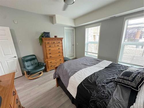 #116-5040 53 Street, Sylvan Lake, AB - Indoor Photo Showing Bedroom