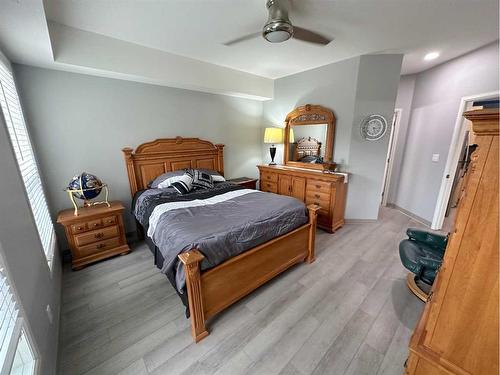 #116-5040 53 Street, Sylvan Lake, AB - Indoor Photo Showing Bedroom