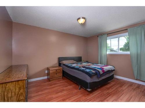 212 Macrae Street, Bawlf, AB - Indoor Photo Showing Bedroom