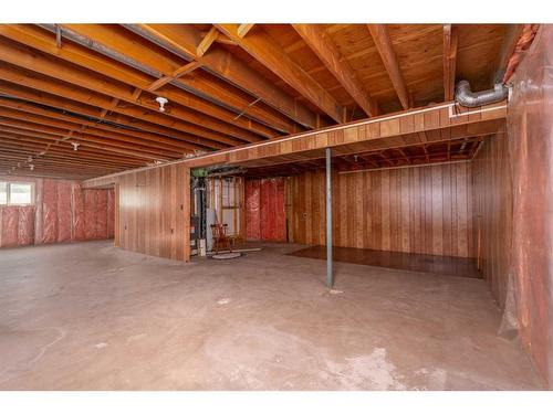 212 Macrae Street, Bawlf, AB - Indoor Photo Showing Basement