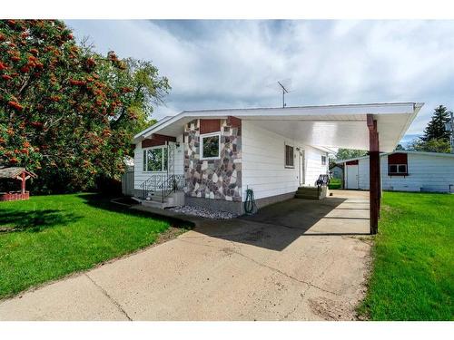 212 Macrae Street, Bawlf, AB - Outdoor