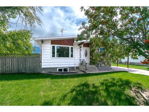 212 Macrae Street, Bawlf, AB - Outdoor