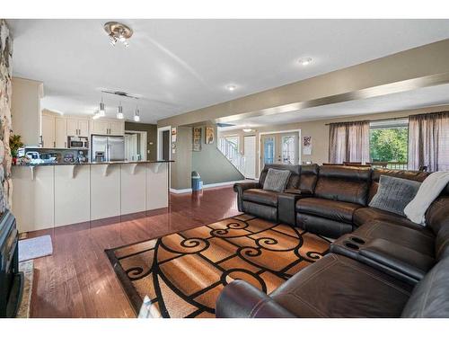 21370 440 Township, Rural Camrose County, AB - Indoor Photo Showing Living Room