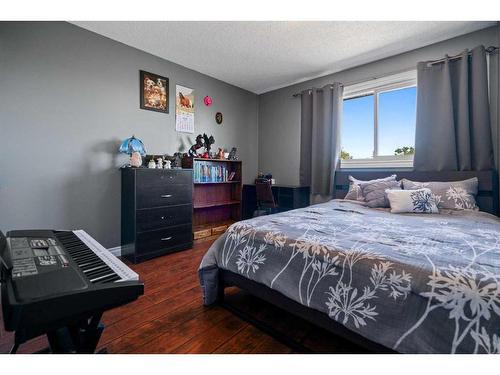 21370 440 Township, Rural Camrose County, AB - Indoor Photo Showing Bedroom