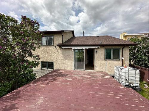 81 Metcalf Avenue, Red Deer, AB - Outdoor