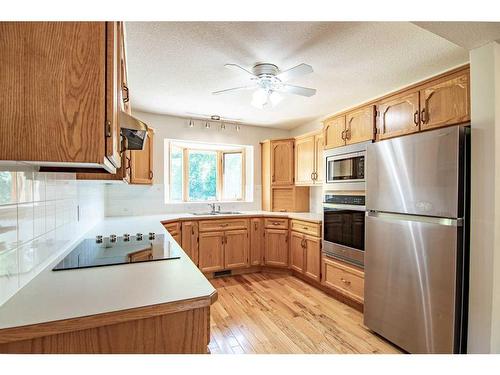 27 Jarvis Bay Drive, Jarvis Bay, AB - Indoor Photo Showing Kitchen With Stainless Steel Kitchen With Double Sink